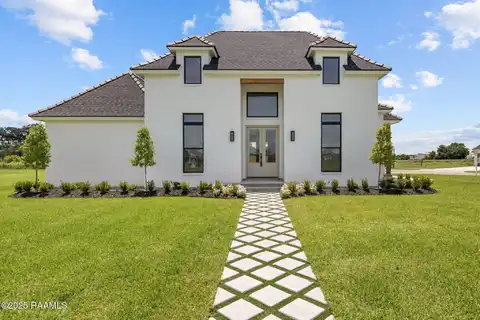100 Trailing Oaks Drive, Youngsville, LA 70592
