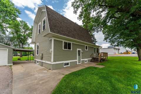 210 Broadway Ave, Valley Springs, SD 57068