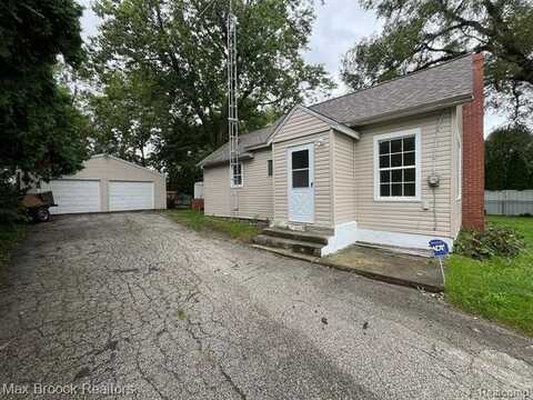 1496 E PARKWOOD Avenue, Burton, MI 48529