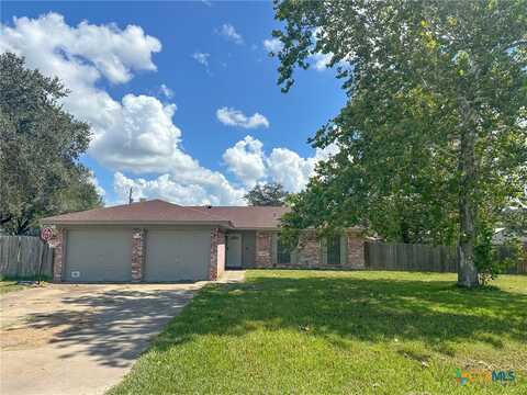 706 Quail Creek Drive, Victoria, TX 77905