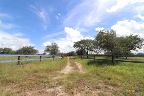 86 Oak Creek Ranch Road, Berclair, TX 78107