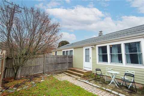 395 Aquidneck Avenue, Middletown, RI 02842