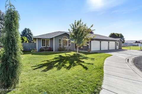 1537 S 68th Ave, Yakima, WA 98908