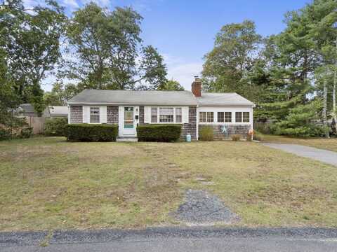 6 Lauries Lane, South Yarmouth, MA 02664