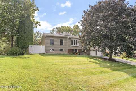 10 Cayuga Court, Albany, NY 12208