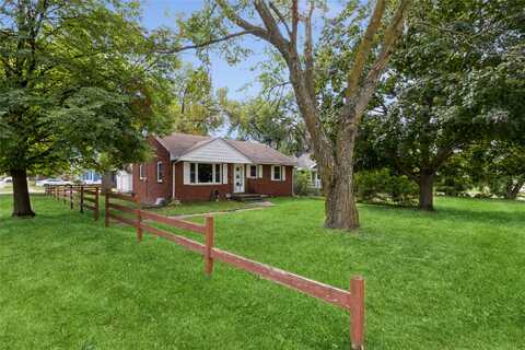 6000 Hickman Road, Des Moines, IA 50322