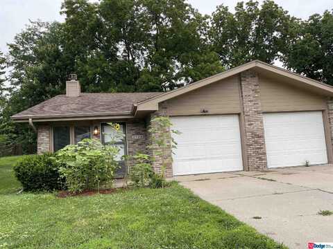 2528 Benson Gardens Boulevard, Omaha, NE 68134