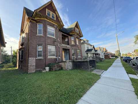 691 Clairmount Avenue, Detroit, MI 48202