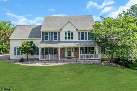 9 Knoll Ct, Raritan, NJ 08822