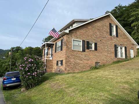 1320 Fayette St, Hinton, WV 25951