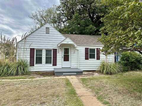 121 Gardner St, Pratt, KS 67124