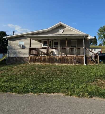 107 Hunter Street, Sandyville, WV 25275