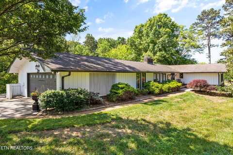 9912 Westland Drive, Knoxville, TN 37922