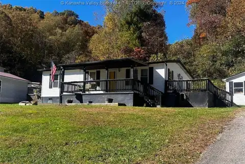 783 Stringers Branch Road, Peytona, WV 25154