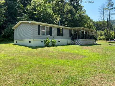 1461 Missouri Fork Road, Hewett, WV 25108