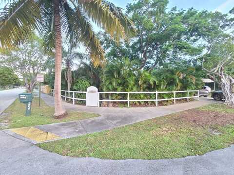 264 NE 44th Ct, Deerfield Beach, FL 33064