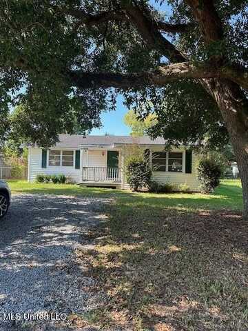 416 Demontluzin Avenue, Bay Saint Louis, MS 39520