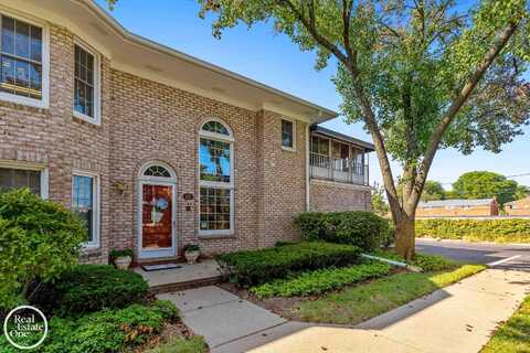 115 Windwood Pointe, Saint Clair Shores, MI 48080