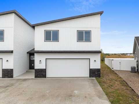 1547 47th Loop SE, Minot, ND 58701