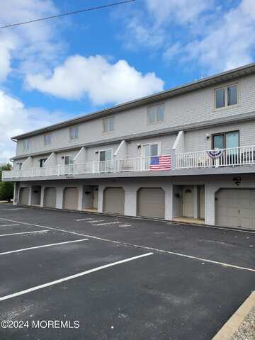 3090 N Route 35 N, Lavallette, NJ 08735