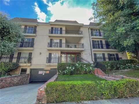 15248 Dickens Street, Sherman Oaks, CA 91403