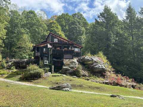 949 Wolfgang Road, Rock Cave, WV 26234