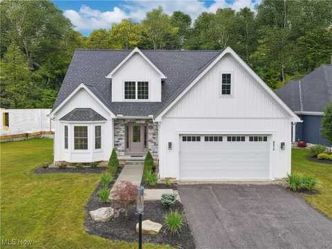 8074 Canyon Ridge, Chagrin Falls, OH 44023