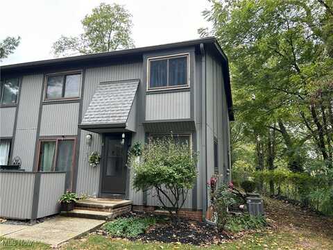 34939 N Turtle Trail, Willoughby, OH 44094