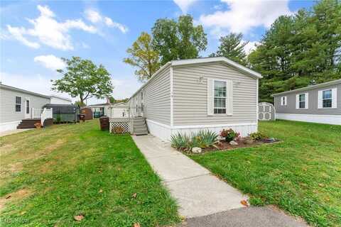 9555 Struthers Road, New Middletown, OH 44442