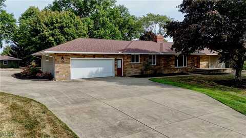 2982 Homeworth Road, Alliance, OH 44601