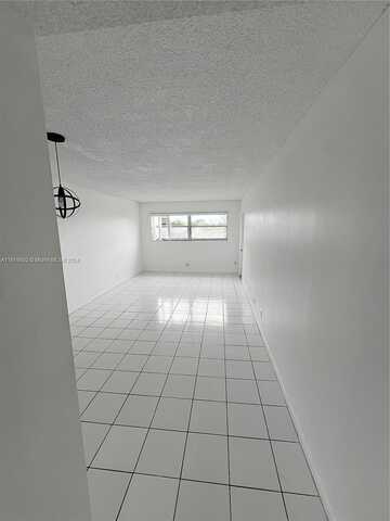 9Th, HALLANDALE BEACH, FL 33009