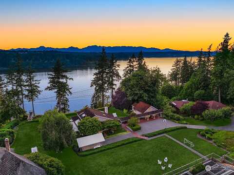 Hansen, BAINBRIDGE ISLAND, WA 98110