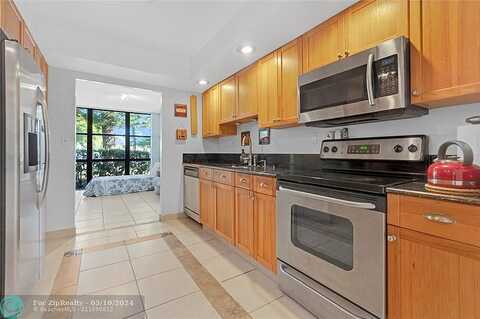 Parkview, HALLANDALE BEACH, FL 33009