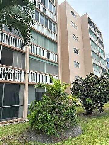 14Th, HALLANDALE BEACH, FL 33009