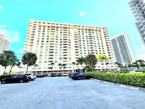 Ocean, HALLANDALE BEACH, FL 33009