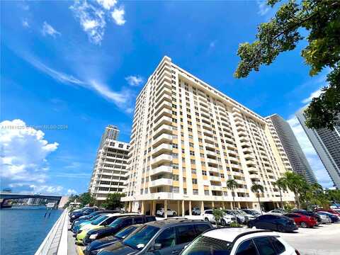 Ocean, HALLANDALE BEACH, FL 33009