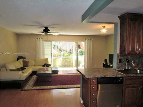 14Th, HALLANDALE BEACH, FL 33009