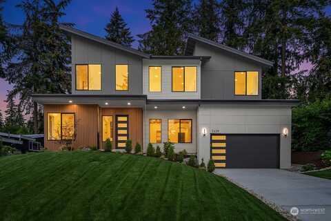 158Th, BELLEVUE, WA 98008