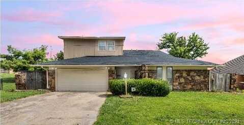 5727 E 47th Place, Tulsa, OK 74135