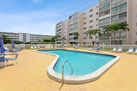 12Th, HALLANDALE BEACH, FL 33009