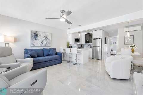 Layne, HALLANDALE BEACH, FL 33009