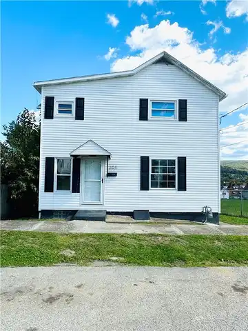 10Th, CONNELLSVILLE, PA 15425