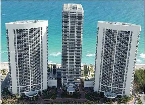 Ocean, HALLANDALE BEACH, FL 33009