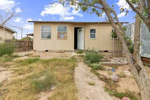 320 W 10th Street, McCamey, TX 79752