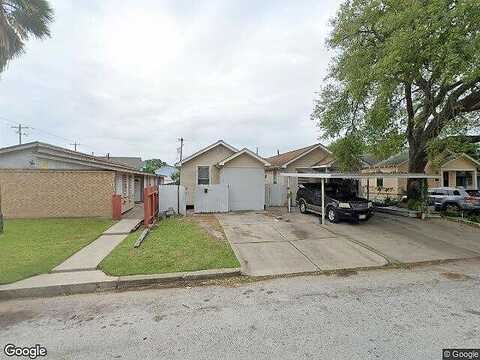 Avenue Q 1/2, GALVESTON, TX 77551