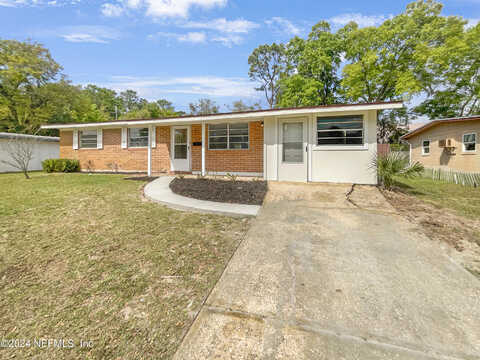 Renne N Drive, Jacksonville, FL 32218