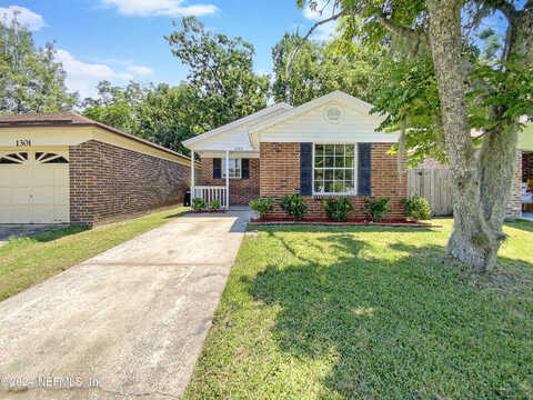 Ellis Trace W Drive, Jacksonville, FL 32205