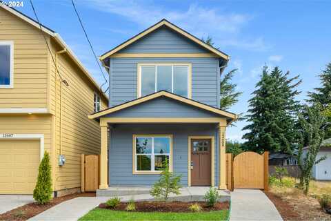 Ne Holladay Pl, Portland, OR 97230