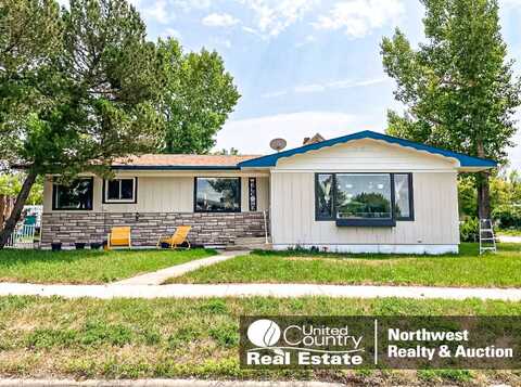 303 4th Ave W, Scobey, MT 59263