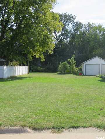 1167 S 9TH Avenue, Clinton, IA 52732